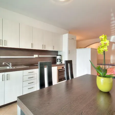 Katarina Apartment *